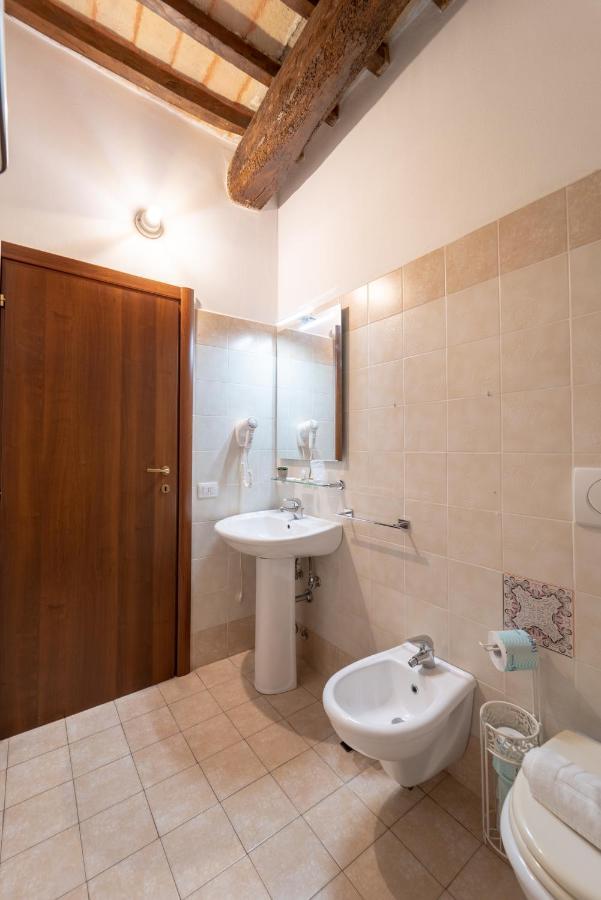 Albergo La Loggia Di San Martino グアルド・タディーノ エクステリア 写真