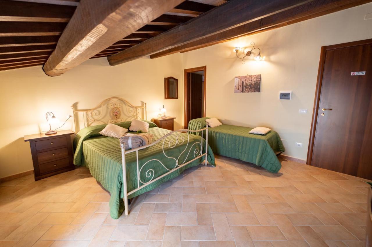 Albergo La Loggia Di San Martino グアルド・タディーノ エクステリア 写真