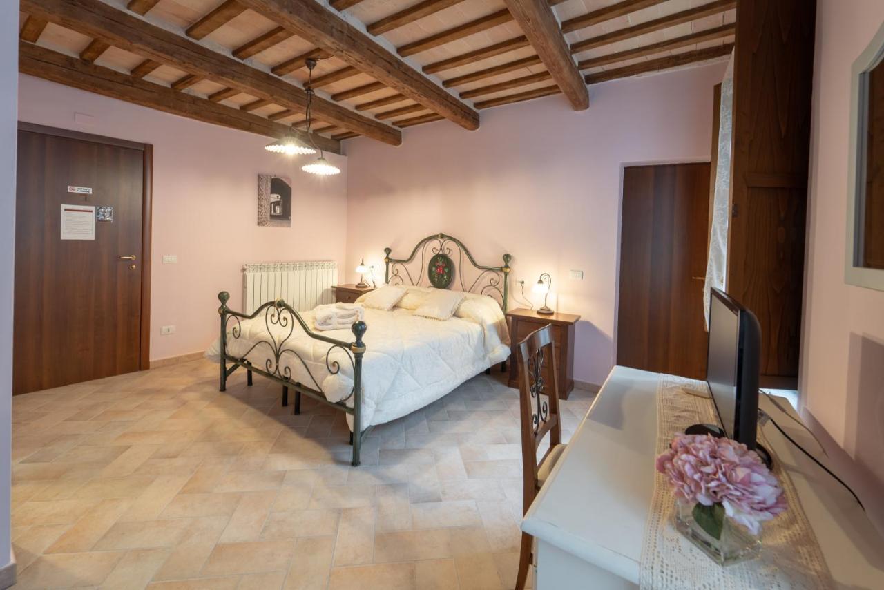 Albergo La Loggia Di San Martino グアルド・タディーノ エクステリア 写真