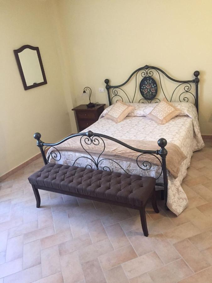 Albergo La Loggia Di San Martino グアルド・タディーノ エクステリア 写真