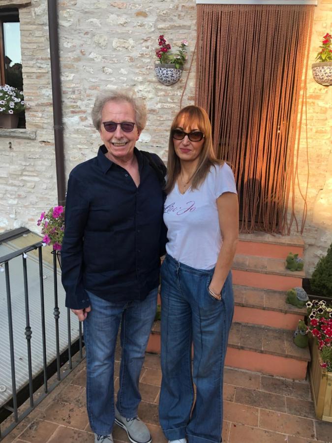 Albergo La Loggia Di San Martino グアルド・タディーノ エクステリア 写真